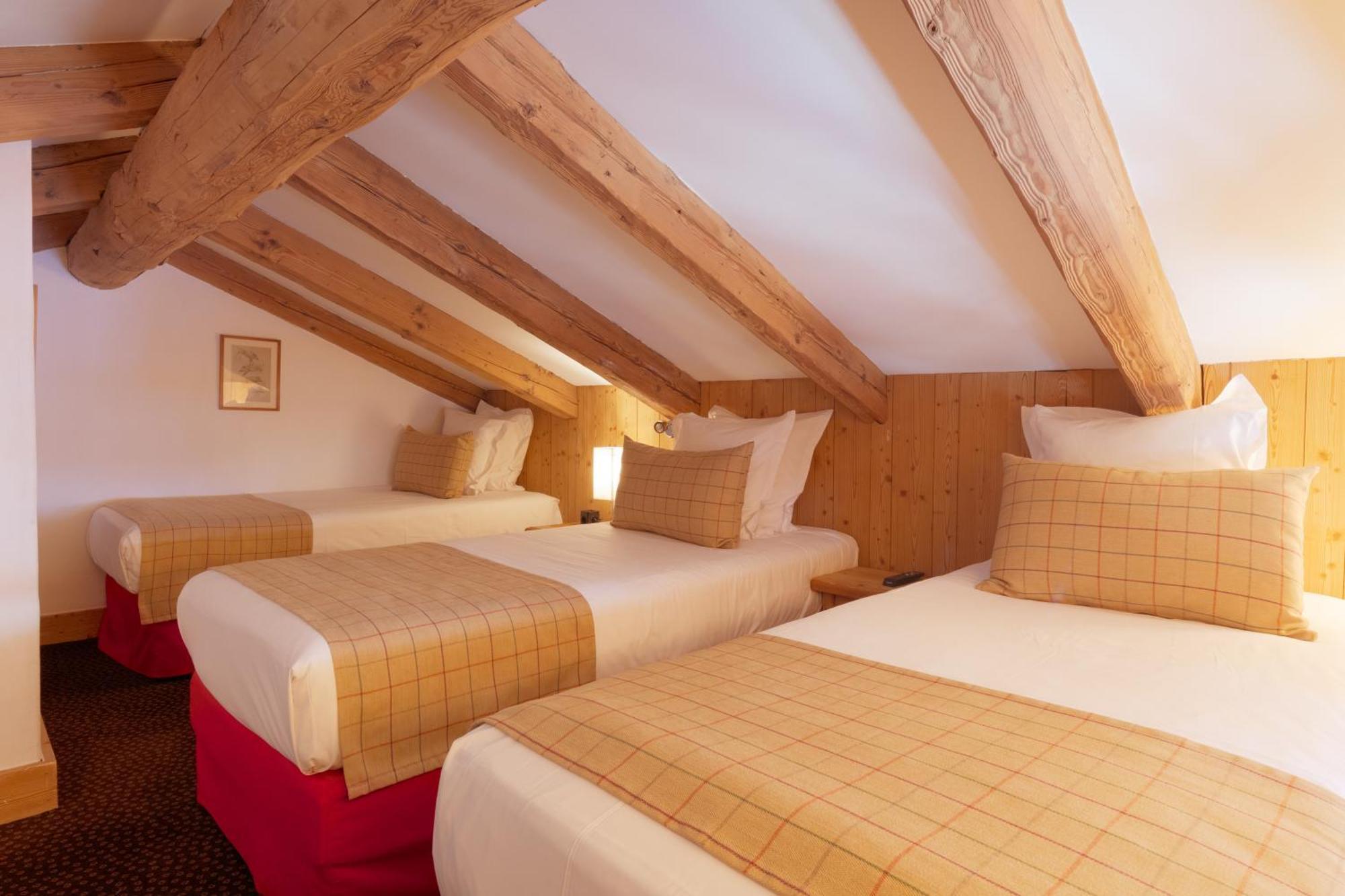 La Ferme Du Golf Hotell Megève Rum bild